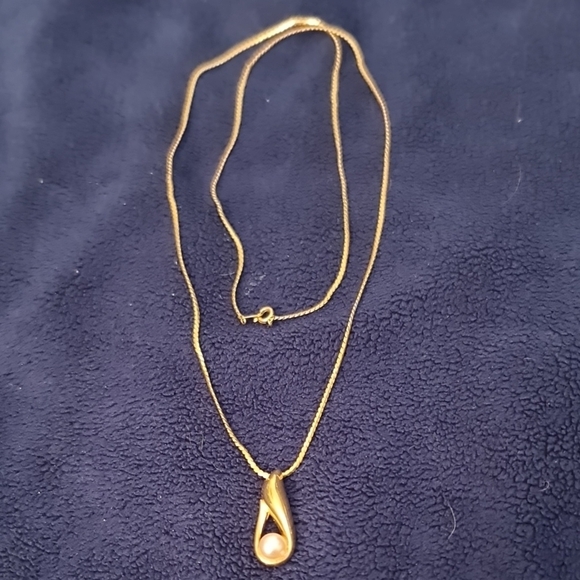 "Make Offer" Trifari Elegant Gold Color Pearl Pendant Necklace - Picture 2 of 4